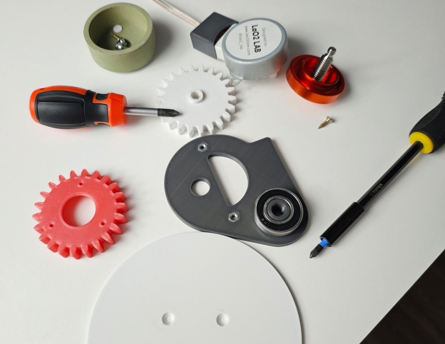 Turntable For Photography — 3D-Printed Rotary Table D130 STL files (4 RPM Motor AC 220V)