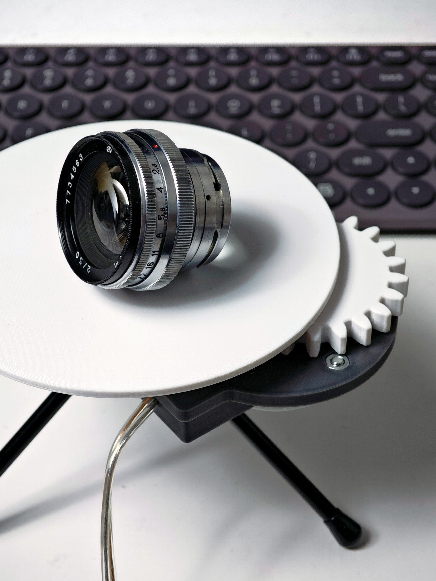 Turntable For Photography — 3D-Printed Rotary Table D130 STL files (4 RPM Motor AC 220V)